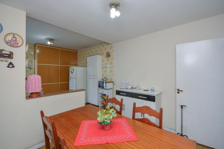 Casa à venda com 196m², 4 quartos e 2 vagas Casa à venda com 196m², 4 quartos e 2 vagasSala de Jantar