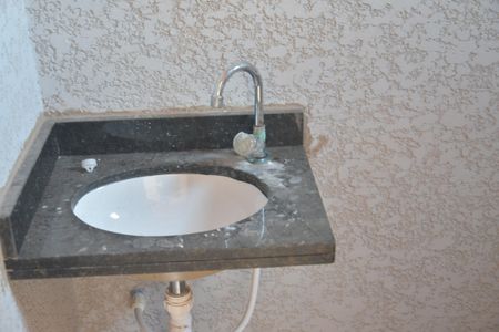 Apartamento à venda com 92m², 2 quartos e 2 vagasBanheiro de serviço