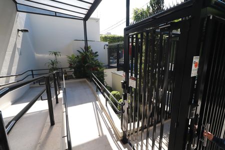 Apartamento à venda com 98m², 4 quartos e 2 vagasPortaria