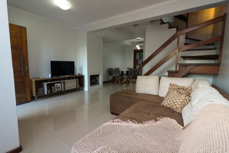 Casa de condomínio à venda com 110m², 2 quartos e 2 vagasSala