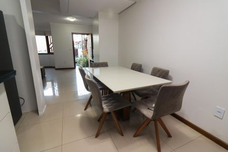 Casa de condomínio à venda com 110m², 2 quartos e 2 vagasSala de Jantar