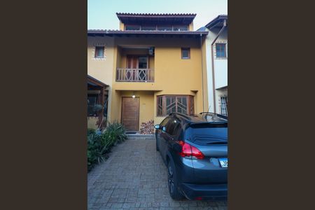 Casa de condomínio à venda com 110m², 2 quartos e 2 vagasFachada