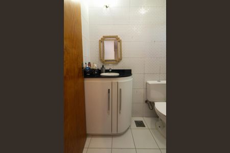 Casa de condomínio à venda com 110m², 2 quartos e 2 vagasBanheiro da Suíte 1