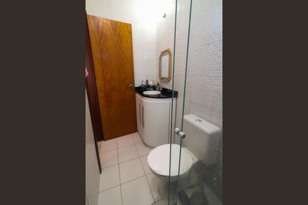 Casa de condomínio à venda com 110m², 2 quartos e 2 vagasBanheiro da Suíte 1