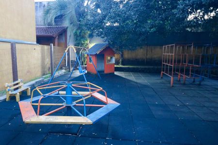 Casa de condomínio à venda com 110m², 2 quartos e 2 vagasÁrea comum - Playground