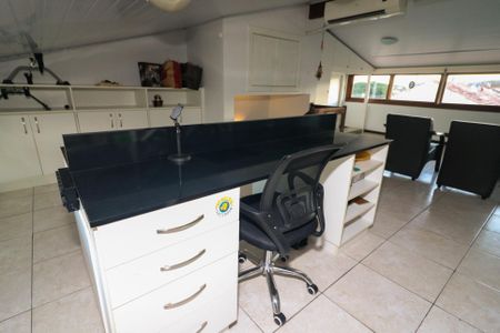 Casa de condomínio à venda com 110m², 2 quartos e 2 vagasEscritório