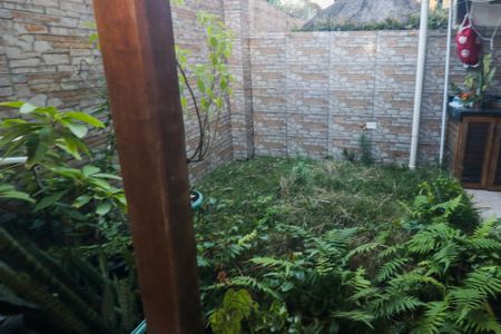 Casa de condomínio à venda com 110m², 2 quartos e 2 vagasQuintal