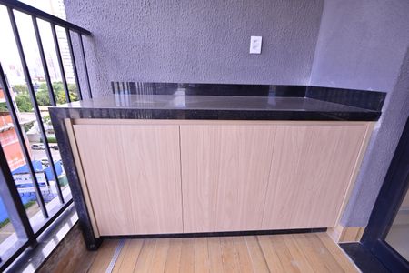 Apartamento para alugar com 75m², 2 quartos e 1 vaga Apartamento para alugar com 75m², 2 quartos e 1 vagavaranda