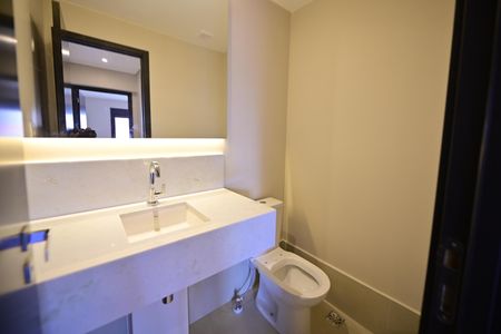 Apartamento para alugar com 75m², 2 quartos e 1 vaga Apartamento para alugar com 75m², 2 quartos e 1 vagaBanheiro 1