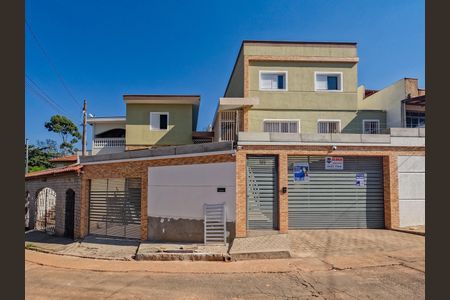 Casa de condomínio para alugar com 64m², 2 quartos e 1 vaga Casa de condomínio para alugar com 64m², 2 quartos e 1 vagaFachada/Placa