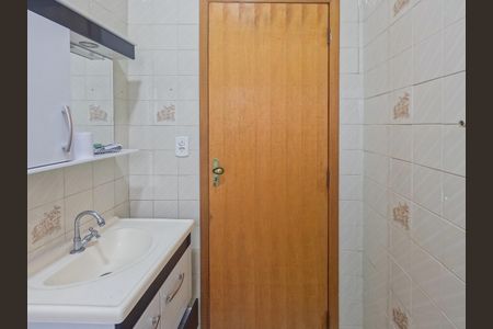 Casa de condomínio para alugar com 64m², 2 quartos e 1 vaga Casa de condomínio para alugar com 64m², 2 quartos e 1 vagaBanheiro