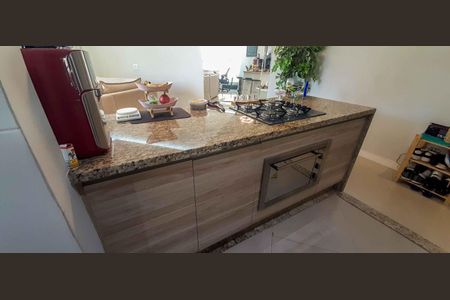 Apartamento à venda com 74m², 2 quartos e 2 vagas Apartamento à venda com 74m², 2 quartos e 2 vagasCozinha