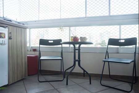 Apartamento à venda com 75m², 2 quartos e 2 vagasVaranda