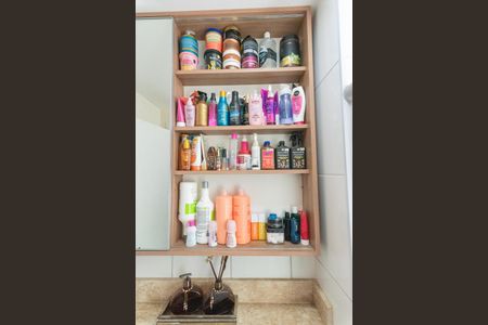 Apartamento à venda com 45m², 2 quartos e 1 vaga Apartamento à venda com 45m², 2 quartos e 1 vagaBanheiro