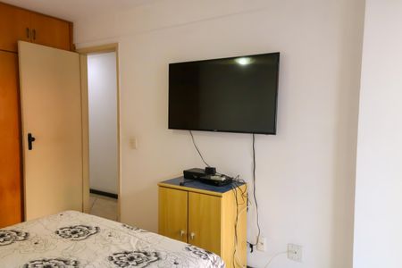 Apartamento à venda com 205m², 3 quartos e 3 vagas Apartamento à venda com 205m², 3 quartos e 3 vagasQuarto Suíte