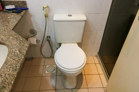 Apartamento à venda com 205m², 3 quartos e 3 vagas Apartamento à venda com 205m², 3 quartos e 3 vagasBanheiro Social