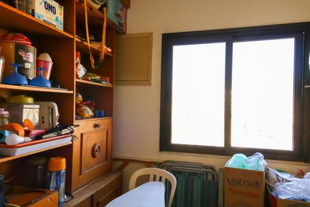 Apartamento à venda com 205m², 3 quartos e 3 vagas Apartamento à venda com 205m², 3 quartos e 3 vagasQuarto de Serviço