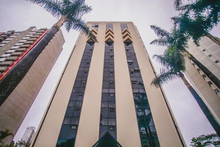 Studio à venda com 27m², 1 quarto e 1 vaga Studio à venda com 27m², 1 quarto e 1 vagaFachada