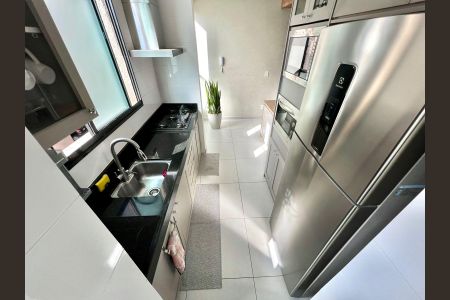 Apartamento à venda com 60m², 2 quartos e 1 vaga Apartamento à venda com 60m², 2 quartos e 1 vagaCozinha