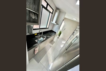 Apartamento à venda com 60m², 2 quartos e 1 vaga Apartamento à venda com 60m², 2 quartos e 1 vagaCozinha
