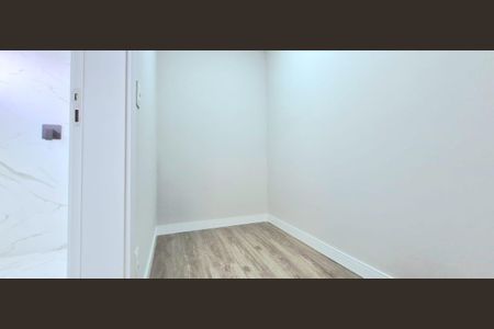 Casa de condomínio à venda com 246m², 4 quartos e 2 vagas Casa de condomínio à venda com 246m², 4 quartos e 2 vagasQuarto 2