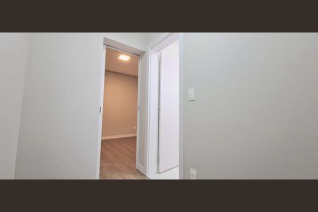 Casa de condomínio à venda com 246m², 4 quartos e 2 vagas Casa de condomínio à venda com 246m², 4 quartos e 2 vagasQuarto 1