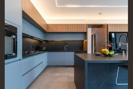 Casa à venda com 1200m², 5 quartos e 7 vagas Casa à venda com 1200m², 5 quartos e 7 vagasFoto 06