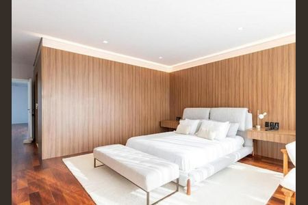 Casa à venda com 1200m², 5 quartos e 7 vagas Casa à venda com 1200m², 5 quartos e 7 vagasFoto 05