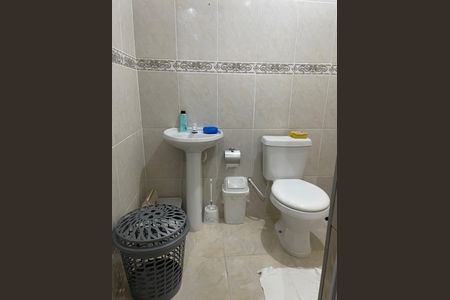Casa à venda com 80m², 2 quartos e 1 vaga Casa à venda com 80m², 2 quartos e 1 vagaBanheiro