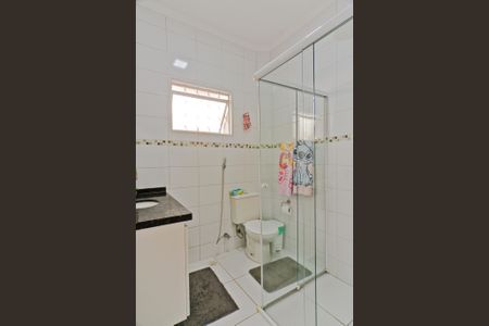 Casa à venda com 157m², 3 quartos e 2 vagas Casa à venda com 157m², 3 quartos e 2 vagasBanheiro