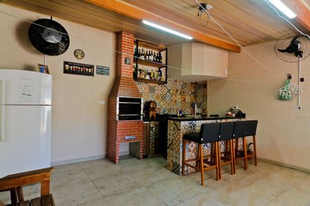 Casa à venda com 157m², 3 quartos e 2 vagas Casa à venda com 157m², 3 quartos e 2 vagasÁrea externa