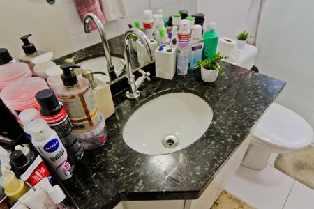 Casa à venda com 157m², 3 quartos e 2 vagas Casa à venda com 157m², 3 quartos e 2 vagasBanheiro da Suíte