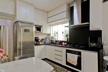 Casa à venda com 157m², 3 quartos e 2 vagas Casa à venda com 157m², 3 quartos e 2 vagasCozinha