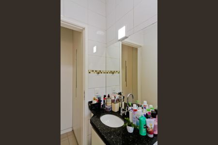 Casa à venda com 157m², 3 quartos e 2 vagas Casa à venda com 157m², 3 quartos e 2 vagasBanheiro da Suíte