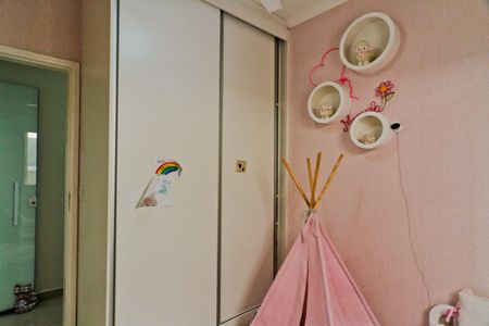 Casa à venda com 157m², 3 quartos e 2 vagas Casa à venda com 157m², 3 quartos e 2 vagasQuarto 2