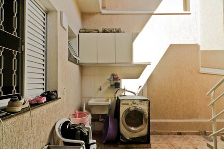 Casa à venda com 157m², 3 quartos e 2 vagas Casa à venda com 157m², 3 quartos e 2 vagasÁrea externa