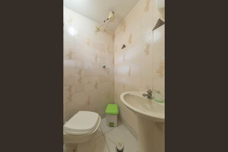 Casa à venda com 190m², 3 quartos e 4 vagasBanheiro da Garagem