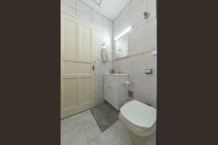 Casa à venda com 190m², 3 quartos e 4 vagasEdicula - Banheiro