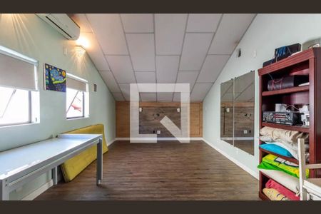 Casa à venda com 120m², 3 quartos e 2 vagasSotão 