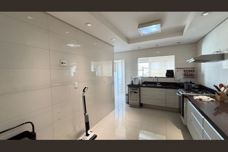 Apartamento à venda com 140m², 3 quartos e 2 vagas Apartamento à venda com 140m², 3 quartos e 2 vagasCozinha