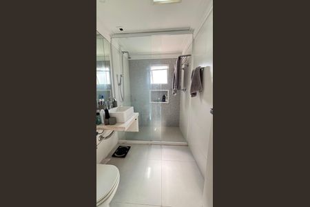 Apartamento à venda com 140m², 3 quartos e 2 vagas Apartamento à venda com 140m², 3 quartos e 2 vagasBanheiro Social