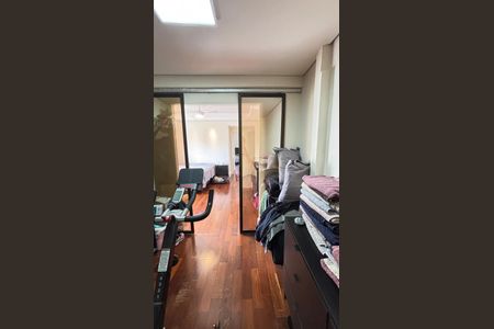 Apartamento à venda com 140m², 3 quartos e 2 vagas Apartamento à venda com 140m², 3 quartos e 2 vagasCloset da Suíte