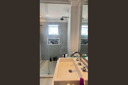 Apartamento à venda com 140m², 3 quartos e 2 vagas Apartamento à venda com 140m², 3 quartos e 2 vagasBanheiro da Suíte
