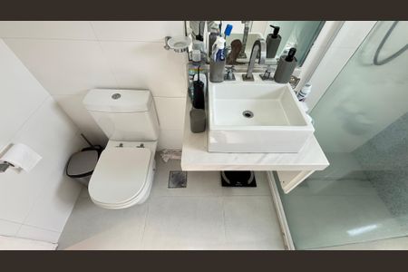 Apartamento à venda com 140m², 3 quartos e 2 vagas Apartamento à venda com 140m², 3 quartos e 2 vagasBanheiro Social