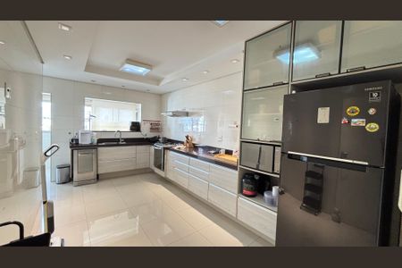 Apartamento à venda com 140m², 3 quartos e 2 vagas Apartamento à venda com 140m², 3 quartos e 2 vagasCozinha