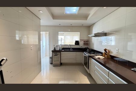 Apartamento à venda com 140m², 3 quartos e 2 vagas Apartamento à venda com 140m², 3 quartos e 2 vagasCozinha