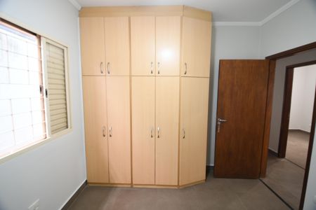 Casa à venda com 234m², 4 quartos e 3 vagasQuarto 2