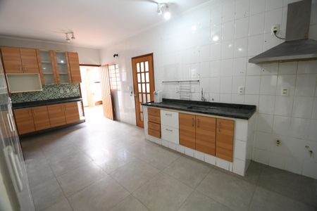 Casa à venda com 234m², 4 quartos e 3 vagasCozinha