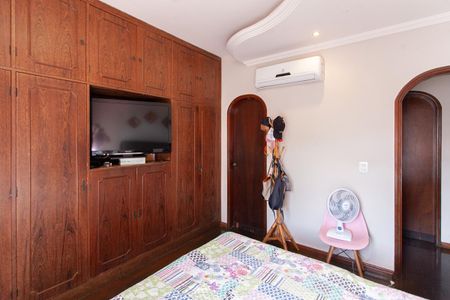 Casa à venda com 360m², 5 quartos e 2 vagasSuíte