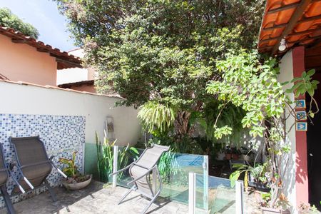 Casa à venda com 360m², 5 quartos e 2 vagasPiscina